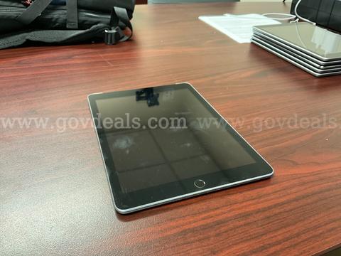iPad (5th Gen) A1823 32GB
