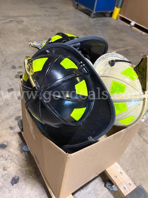 Fire Fighter Helmets (13 units)