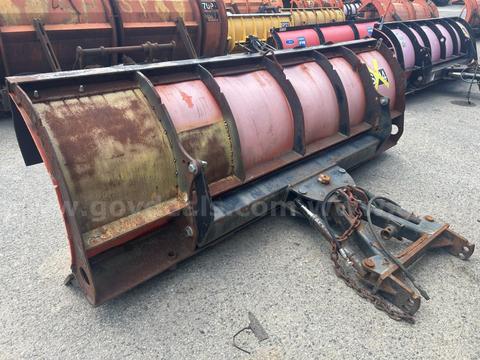 8β Sno King plow