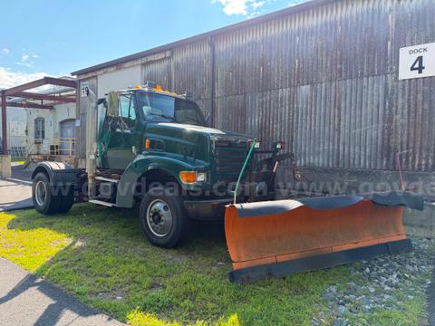 2000 Sterling Single Axle with 10' Flink Plow