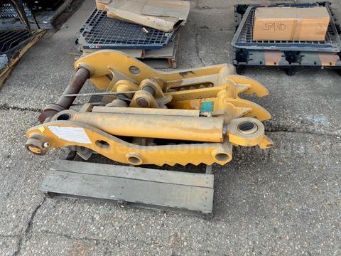 Main Pin Hydraulic Thumb