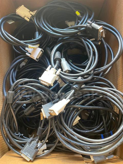 Lot of 32 DVI-D Dual Link video cables