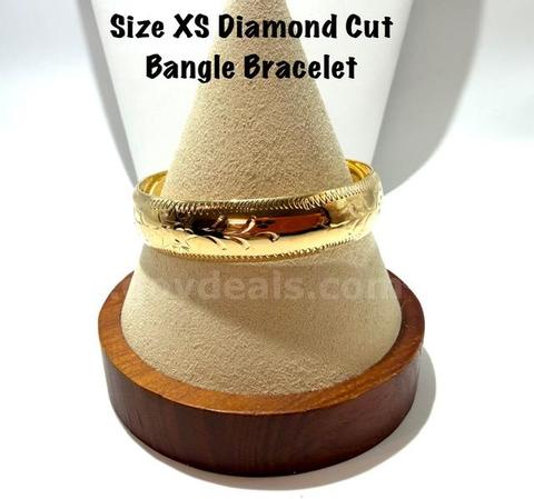 Gorgeous, Size Extra Small, Real 24k Gold Filled, Diamond Cut Bangle Bracelet