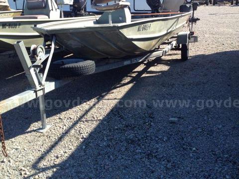 2003 17ft Lowe Mdl R1752VPT Roughneck Aluminum Flat Bottom Boat with Trailer