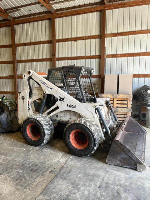 2001 Bobcat 883 G Series skid steer loader with bucket