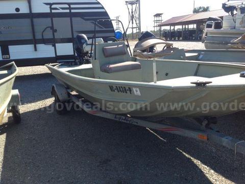 2005 17ft Lowe Mdl R1752VPT Roughneck aluminum flat bottom boat with trailer