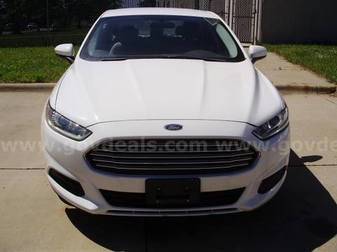 2015 Ford Fusion S (unit 4-310)