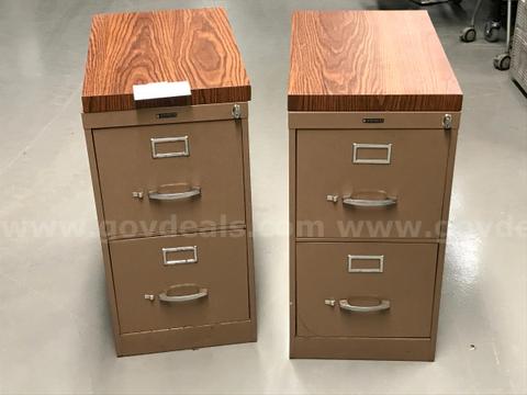 2 File Cabinets(2 Drawer)**Top Loose on 1