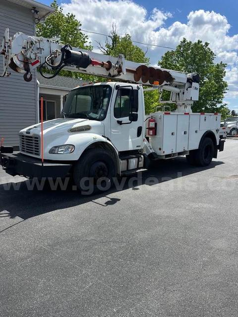 2011 FREIGHTLINER M2 106 DIGGER DERRICK