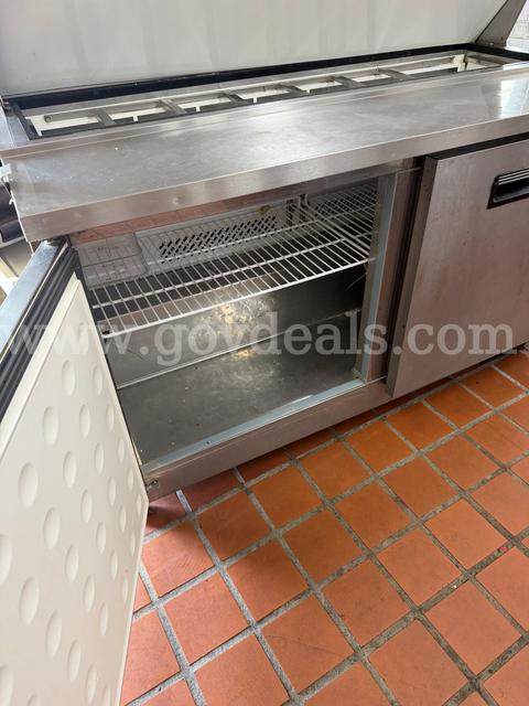 SANDWICH PREP COOLER