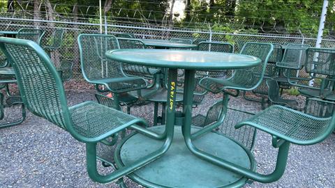 Metal picnic tables (lot 1243)
