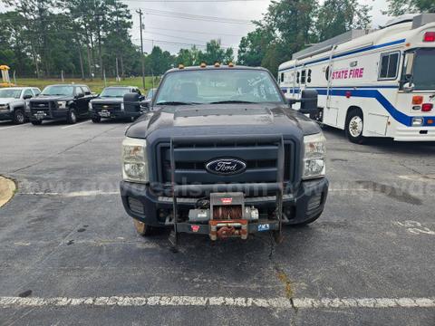2012 Ford F-350 SD XL DRW 4WD 2-DR, 6.7L V8 DIESEL