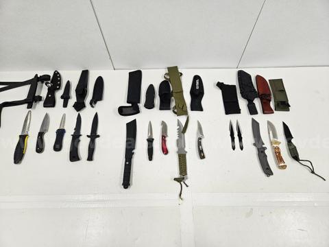 Lot of Straight Edge knives (Approx 61)
