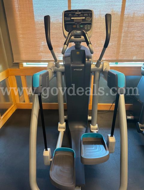 2017 Precor AMT 885 Elliptical Machine