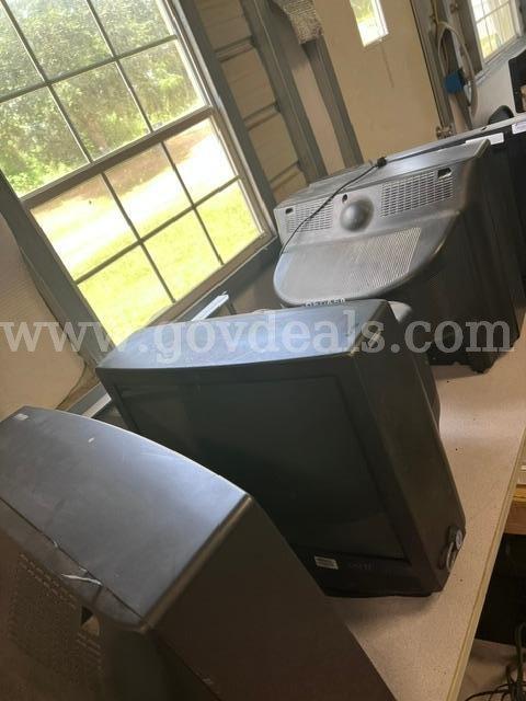 lot of Computers monitors and CRT TV's