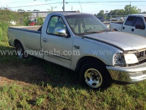 1997 Ford F-150 Reg. Cab Short Bed 2WD