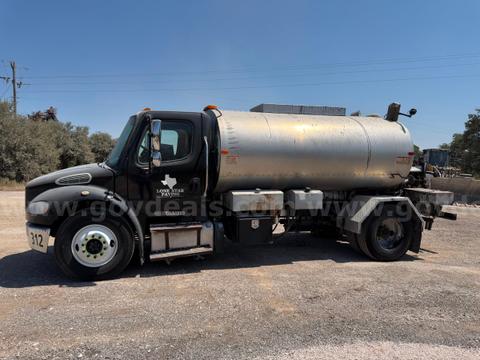 2016 Freightliner M2 106 Mauldin Asphalt Distributor Truck