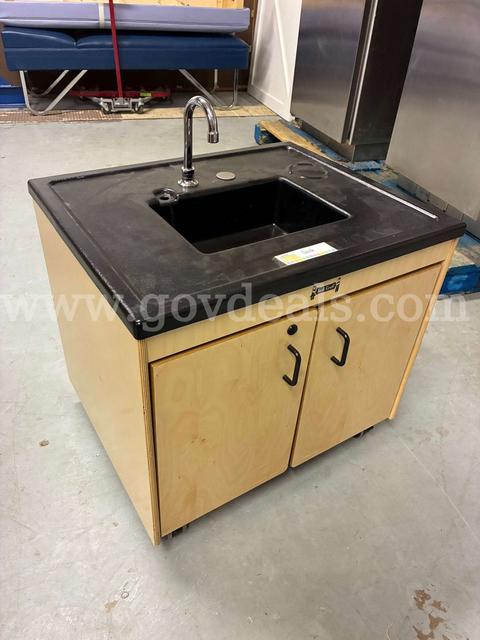 Jonicraft Preschool Play Sink w/Foot Pump