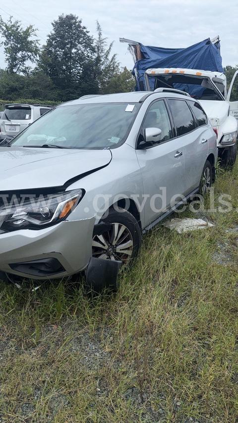 2017 Nissan Pathfinder SL 2WD