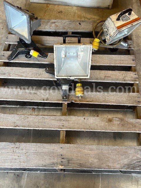 USED Lot of (3) Havis-Shields Kwik-Raze 705 Portable Work Lights