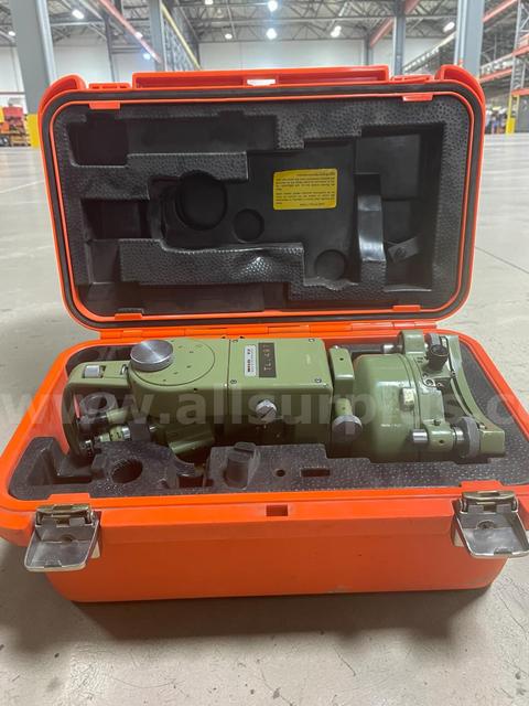 Wild Heerbrugg T2 Precision Optical Mechanical Theodolite Made in Switzerland