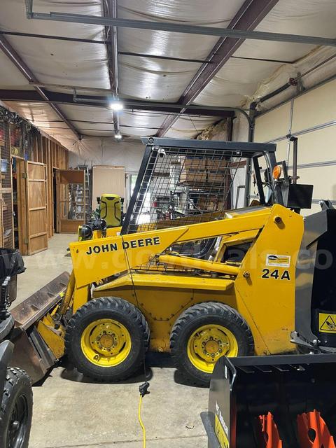 John Deere Skid Loader