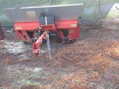 Toro Mdl 2500 Top dresser