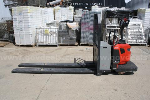 2024 Linde Electric Pallet Jack Model EWR40