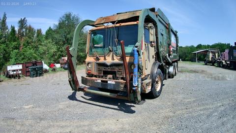2015 Mack MRU613