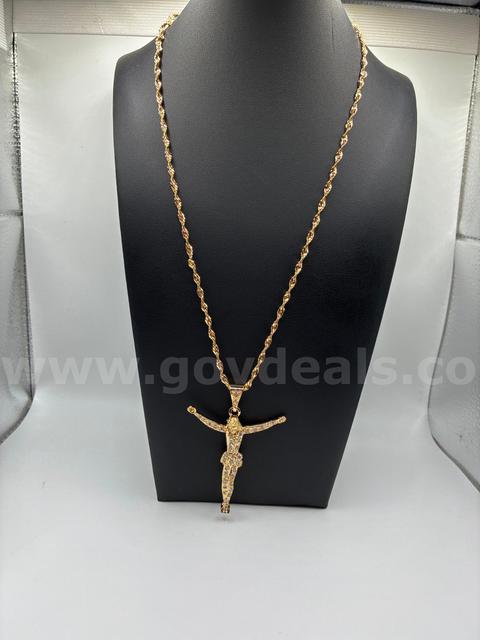 Beautiful, 24k Gold Filled, Iced CZ Crucifix Pendant W/ 21”Diamond-Cut Rope Chain Necklace.