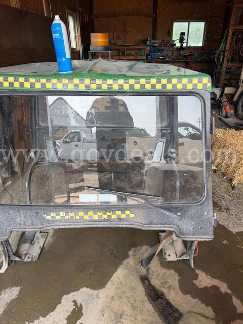 JD  gator cab