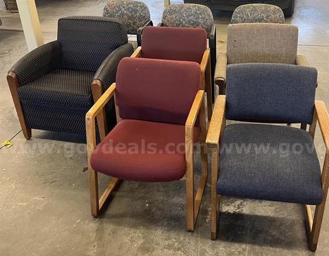 Lot of 8 Office Chairs