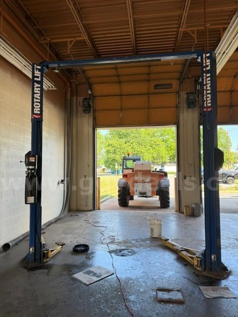 Rotary Lift Vehicle Lift