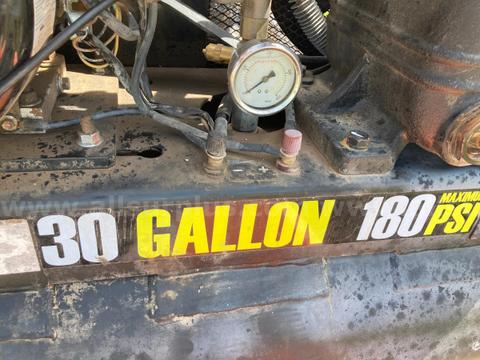 Central Pneumatic 30 Gallon 180 PSI Air Compressor