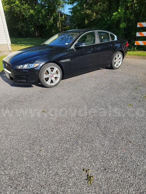 2017 Jaguar XE Premium Sedan