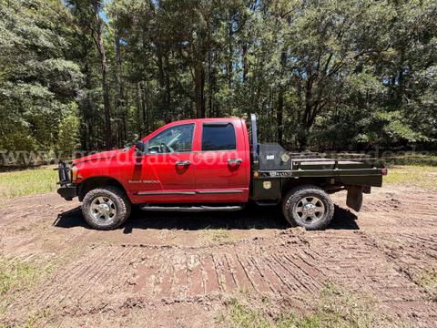 2006 Dodge Ram 3500 Ext. Cab flatbed pickup truck