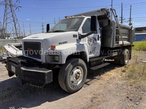 2004 GMC C7500 S/A Dump Truck