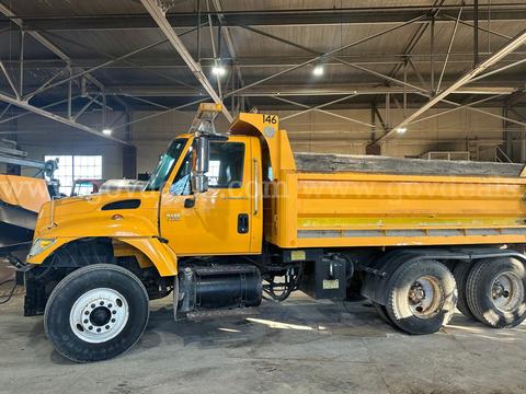 2003 International 7400