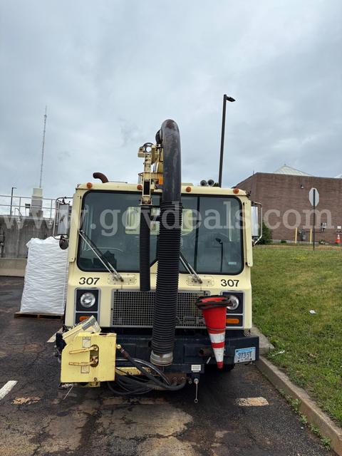 1988 Mack MR685S Vac Truck