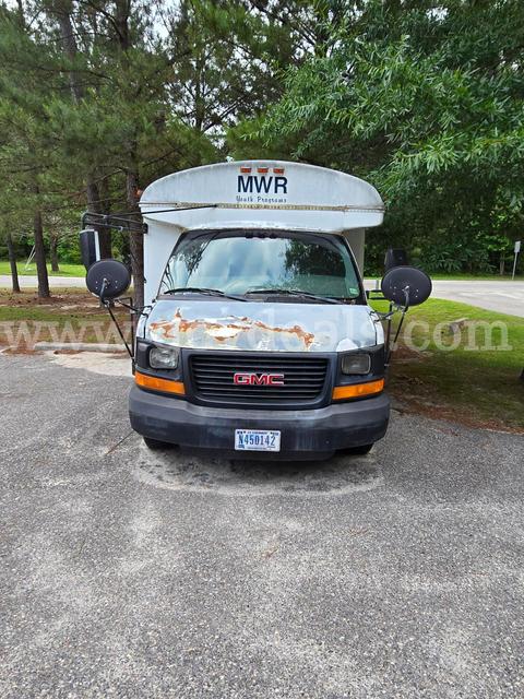 2004 GMC Savana G3500 Cargo 20 Passenger