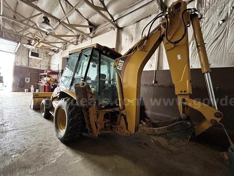 2004 CAT 420D Backhoe