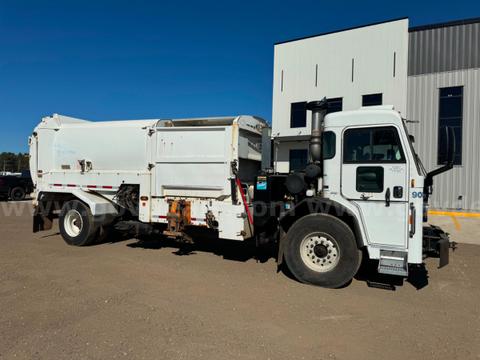2018 PETERBILT PB520 LABRIE EX 17 YARD
