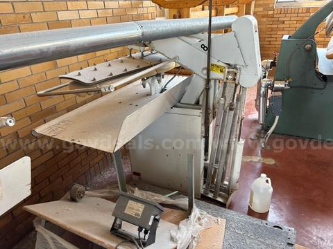 COMMERCIAL LAUNDRY EQUIP. STEAM PRESSES