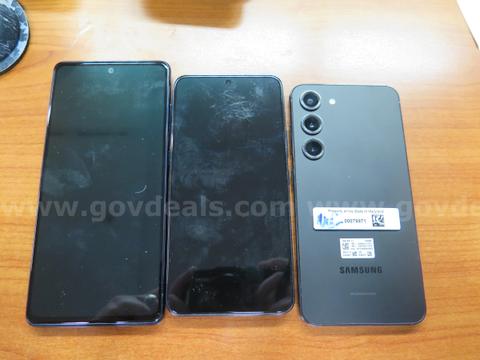 Lot of (3) Three Samsung Phones
