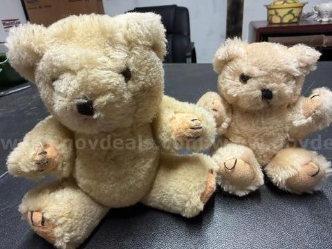 (2) Vintage Stuffed Bears W/Movable Legs. No Tags