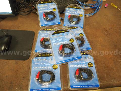 Lot of 7 Brand new Dynes Y-Audio Cables