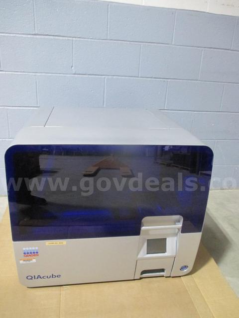 QIAGen Robotic Workstation  (1 Item)