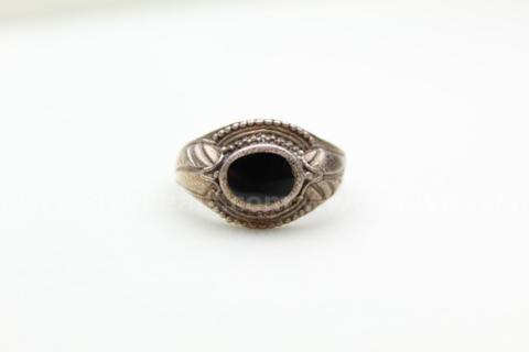 Vintage Sterling Silver Black Onyx Ring – Size 7.5