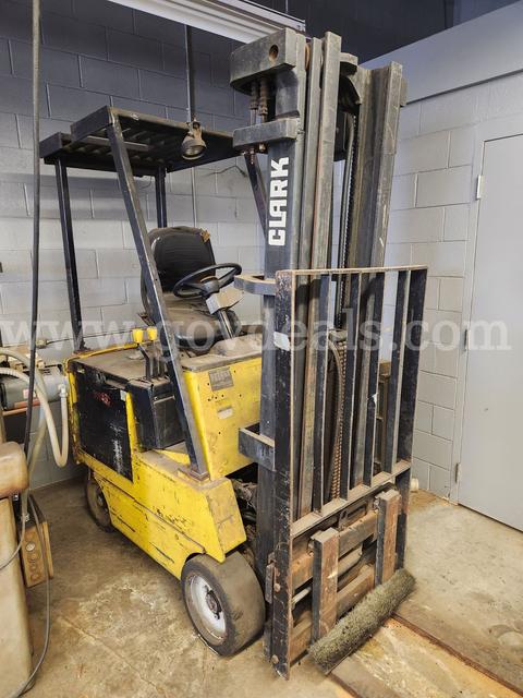 1979 Clark Motorized Forklift