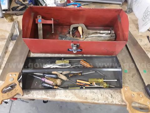 Lot of Hand Tools / Saws